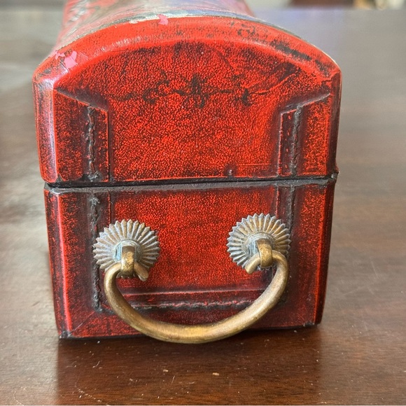 Beautiful Vintage Chinese Wood & Leather Pillow or Jewelry Treasure Box Lock - Picture 10 of 17